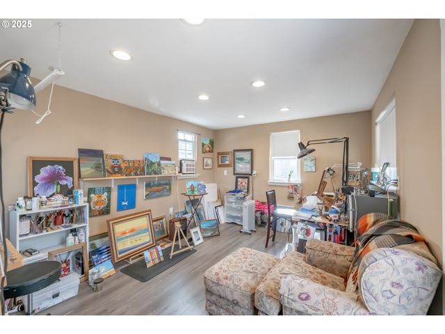 540 LAVENDER St, Silverton, OR 97381