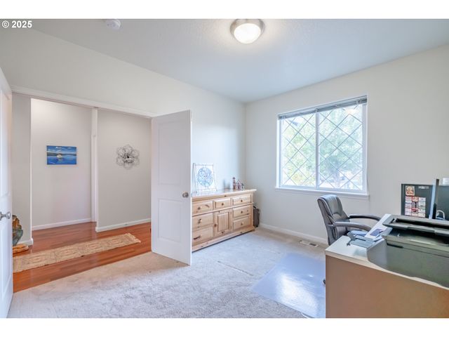 540 LAVENDER St, Silverton, OR 97381