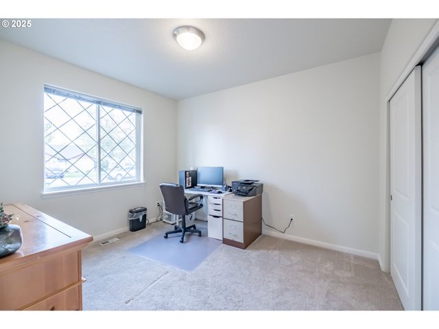 540 LAVENDER St, Silverton, OR 97381