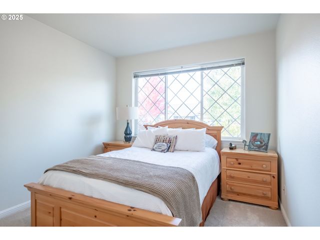 540 LAVENDER St, Silverton, OR 97381