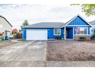 540 LAVENDER St, Silverton, OR 97381