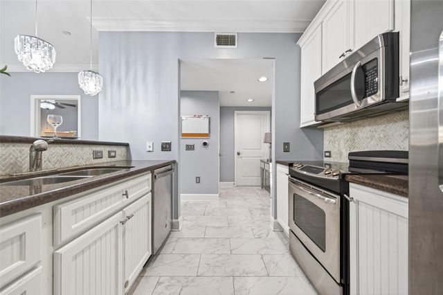 2203 Dorrington Street 207, Houston, TX 77030