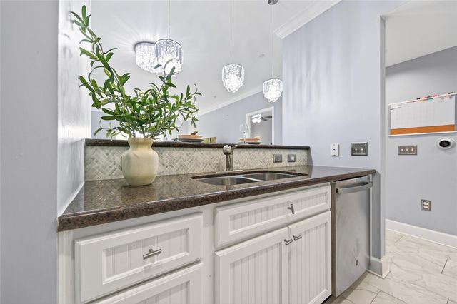2203 Dorrington Street 207, Houston, TX 77030