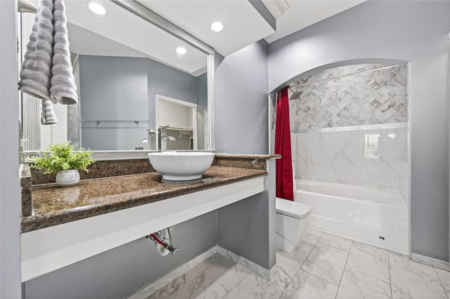 2203 Dorrington Street 207, Houston, TX 77030