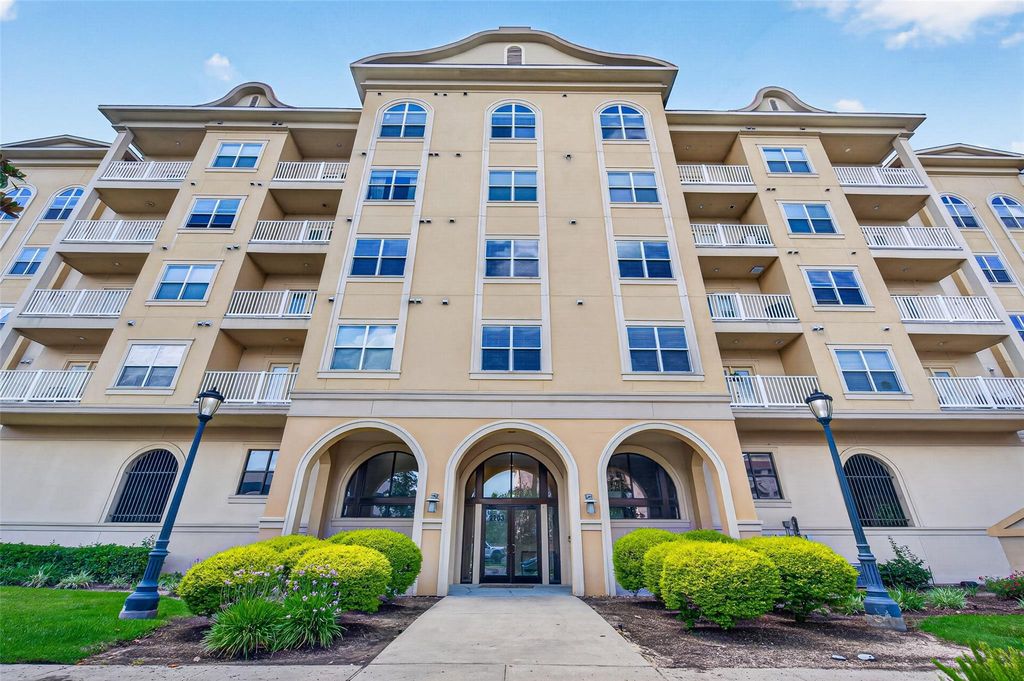 2203 Dorrington Street 207, Houston, TX 77030