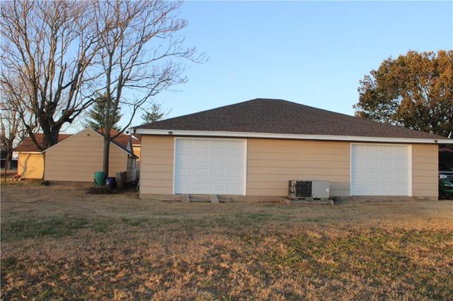 1210 E South Street, Arma, KS 66712