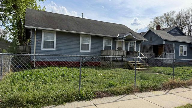 923 W Walnut St, Salina, KS 67401