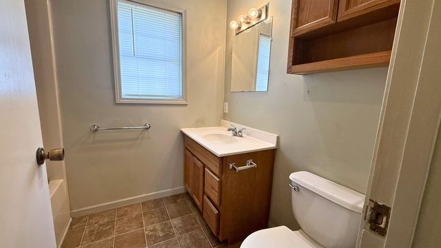 923 W Walnut St, Salina, KS 67401