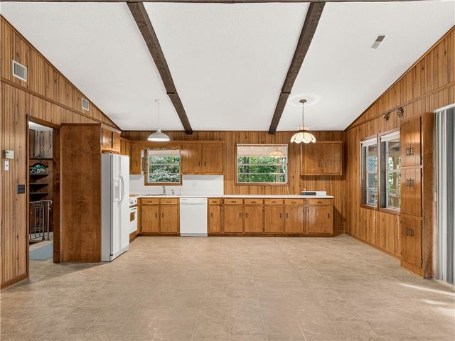 160 Ricks Road, Fair Play, SC 29643