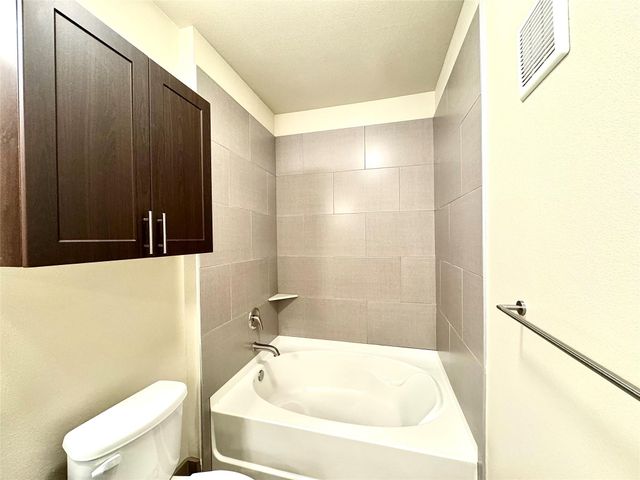 2033 S Gessner Road 2105, Houston, TX 77063