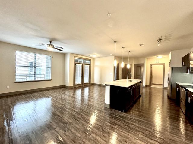 2033 S Gessner Road 2105, Houston, TX 77063