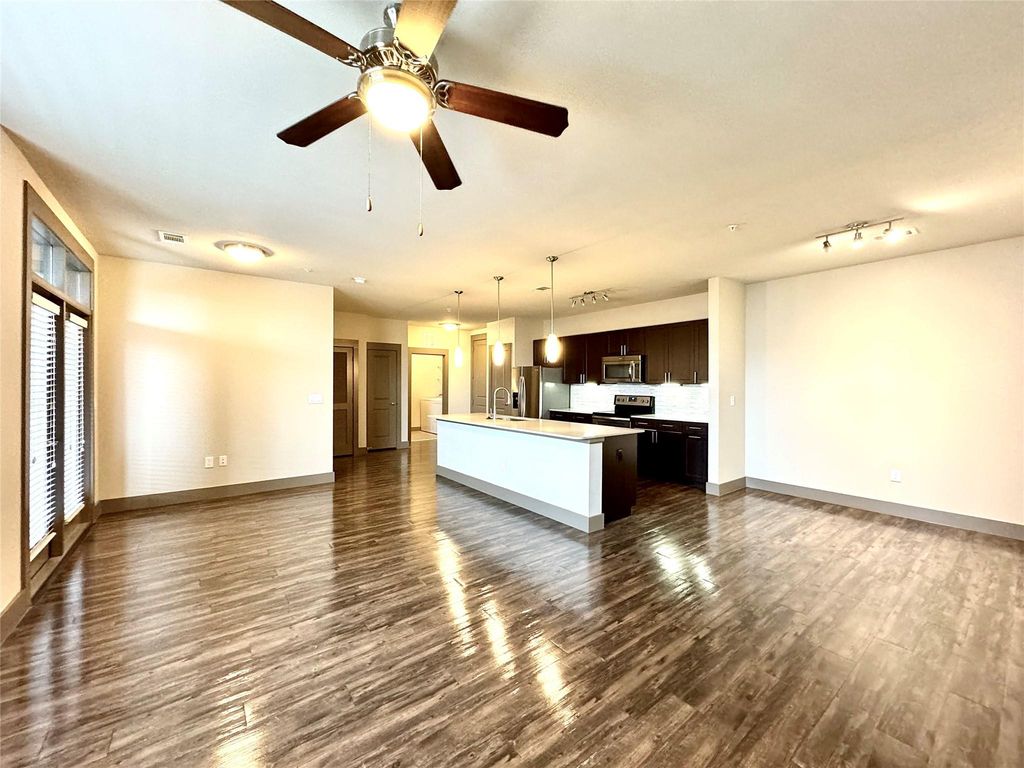 2033 S Gessner Road 2105, Houston, TX 77063