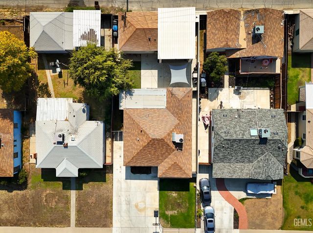 19 Oregon Street, Bakersfield, CA 93305