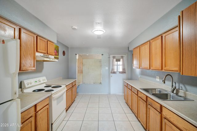 6218 W MEDLOCK Drive, Glendale, AZ 85301