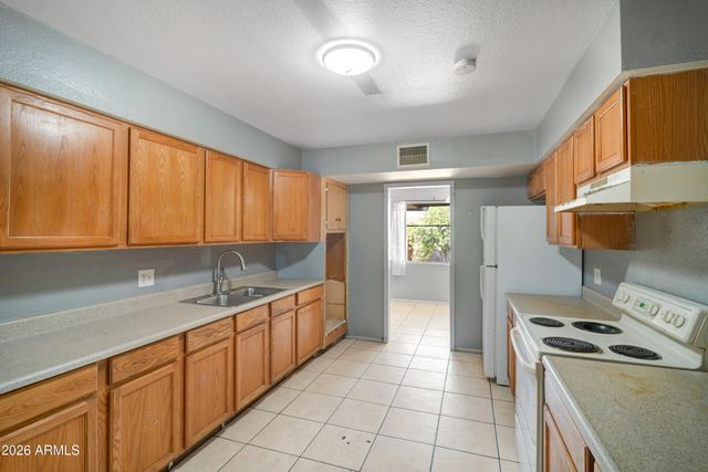 6218 W MEDLOCK Drive, Glendale, AZ 85301