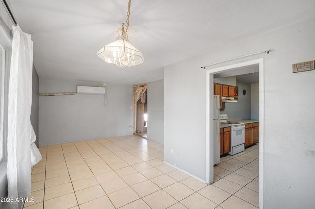 6218 W MEDLOCK Drive, Glendale, AZ 85301
