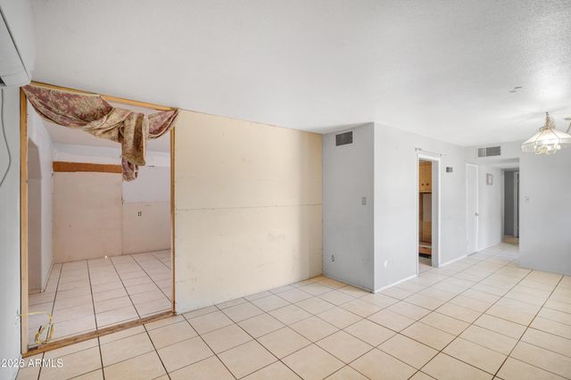 6218 W MEDLOCK Drive, Glendale, AZ 85301
