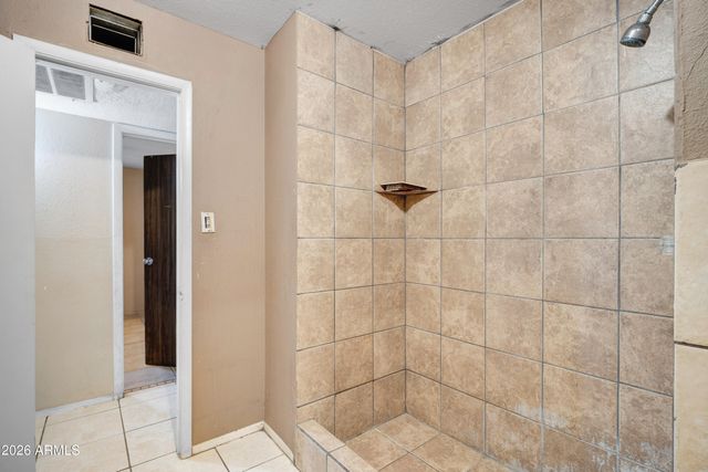 6218 W MEDLOCK Drive, Glendale, AZ 85301