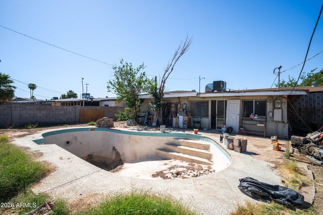 6218 W MEDLOCK Drive, Glendale, AZ 85301