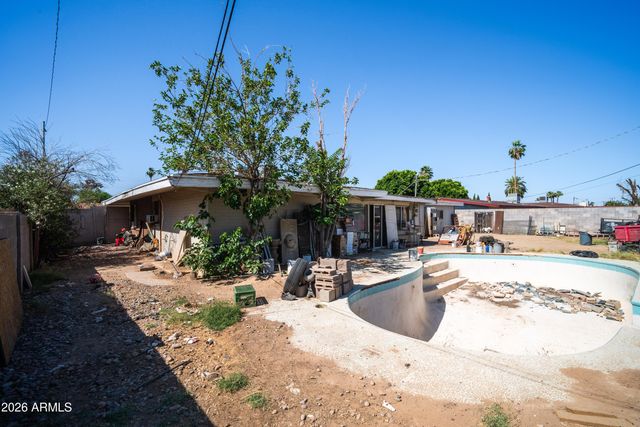 6218 W MEDLOCK Drive, Glendale, AZ 85301