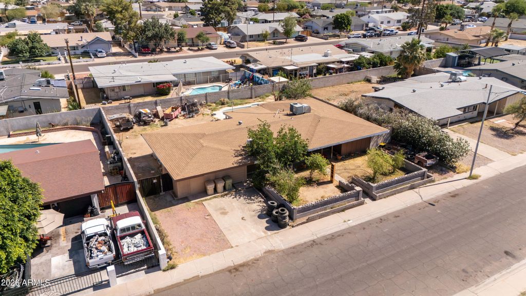 6218 W MEDLOCK Drive, Glendale, AZ 85301