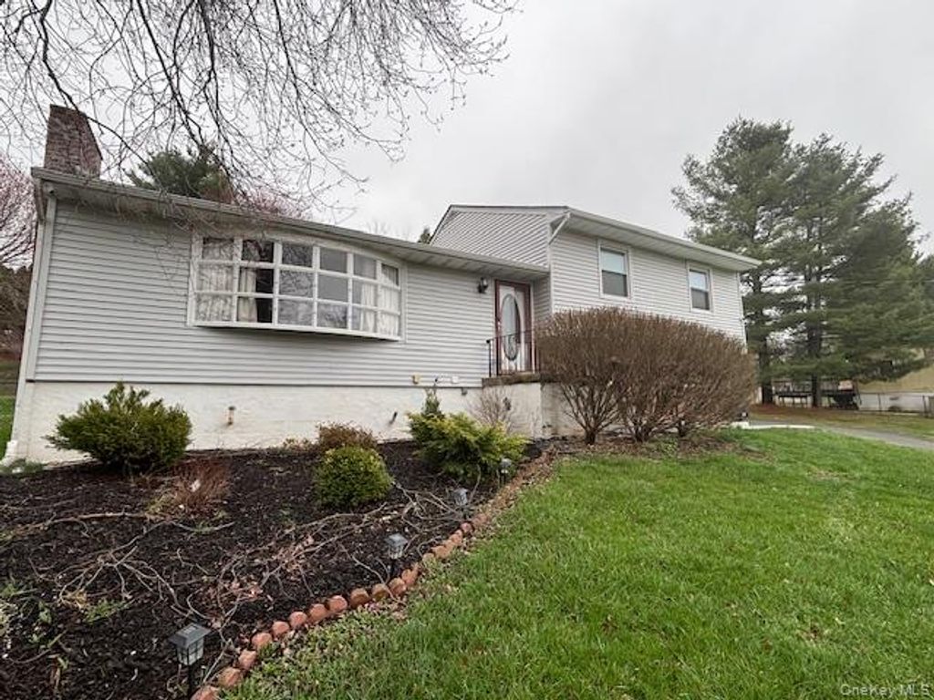 5 Verplanck Avenue, Hopewell Junction, NY 12533
