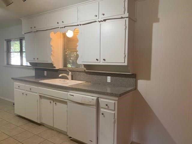 2820 Southgate Drive, Fort Worth, TX 76133