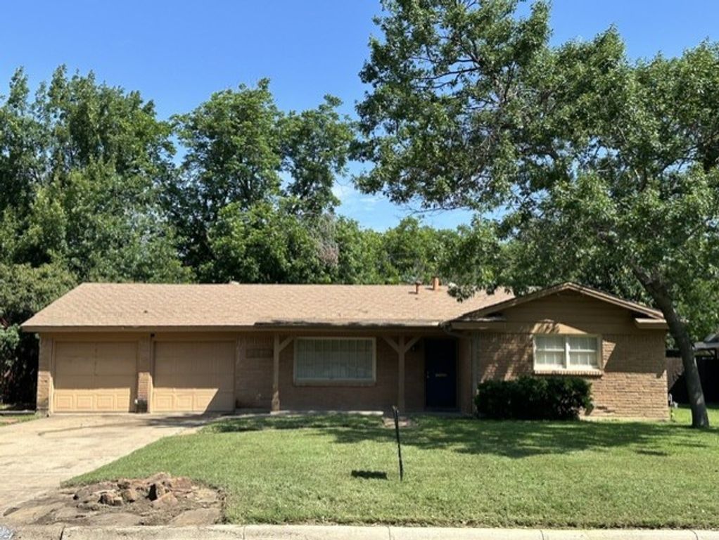 2820 Southgate Drive, Fort Worth, TX 76133