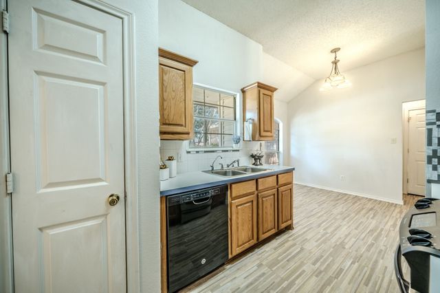 32 Atlantic Avenue, Midlothian, TX 76065