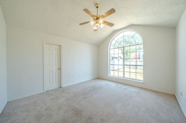 32 Atlantic Avenue, Midlothian, TX 76065
