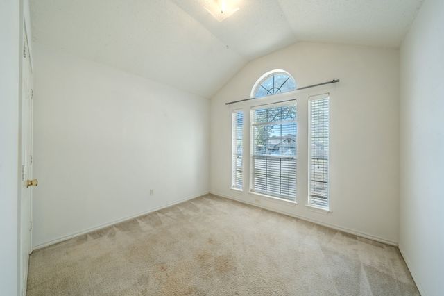 32 Atlantic Avenue, Midlothian, TX 76065