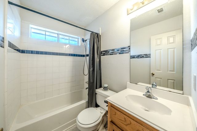 32 Atlantic Avenue, Midlothian, TX 76065