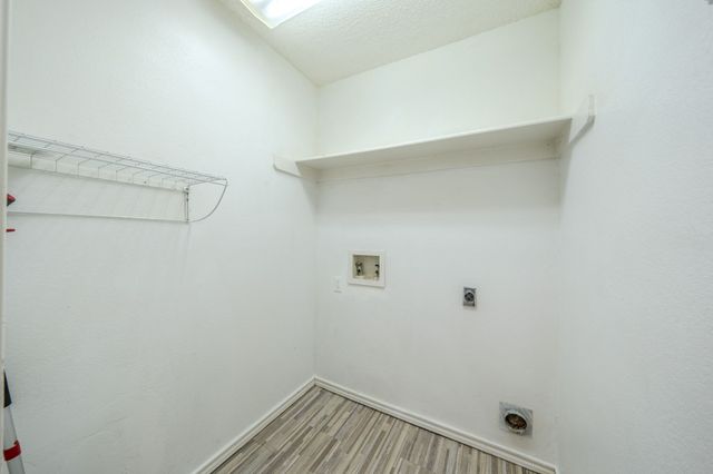 32 Atlantic Avenue, Midlothian, TX 76065