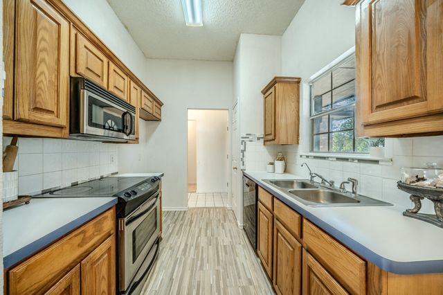 32 Atlantic Avenue, Midlothian, TX 76065