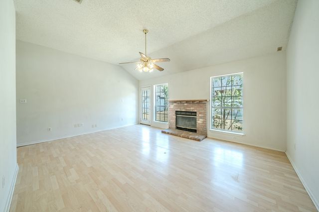 32 Atlantic Avenue, Midlothian, TX 76065