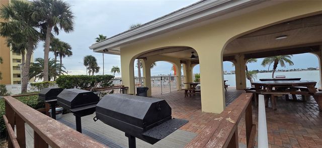 4550 COVE CIRCLE 1205, St Petersburg, FL 33708