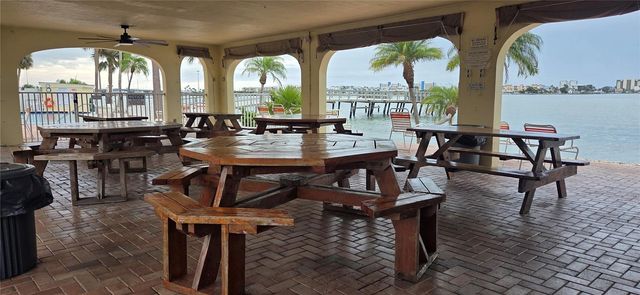 4550 COVE CIRCLE 1205, St Petersburg, FL 33708