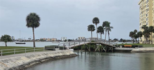 4550 COVE CIRCLE 1205, St Petersburg, FL 33708