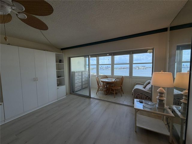4550 COVE CIRCLE 1205, St Petersburg, FL 33708