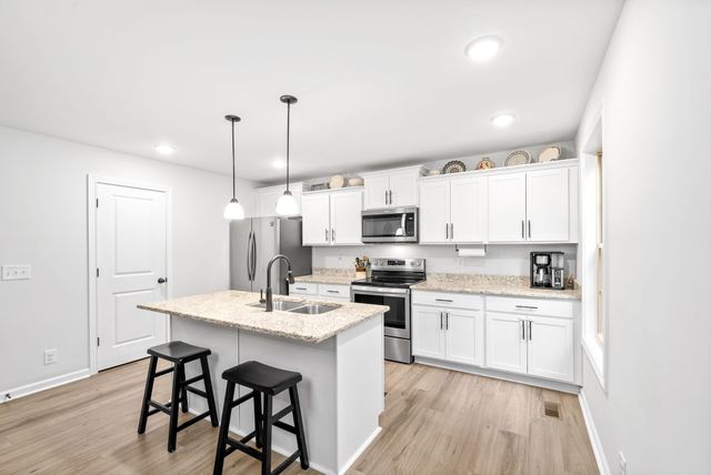 1082 Winesap Rd, Clarksville, TN 37040