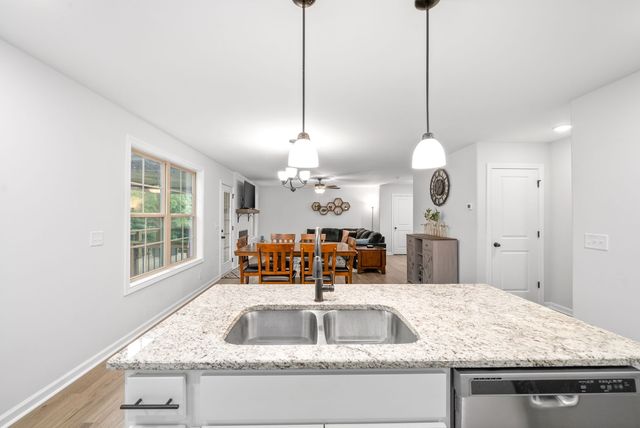 1082 Winesap Rd, Clarksville, TN 37040