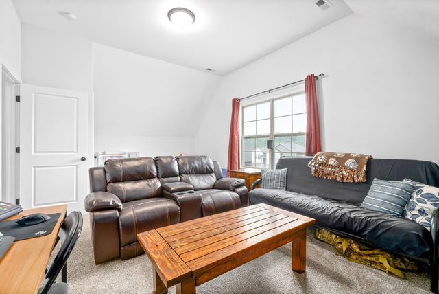1082 Winesap Rd, Clarksville, TN 37040