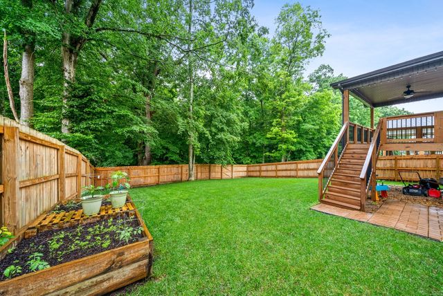 1082 Winesap Rd, Clarksville, TN 37040