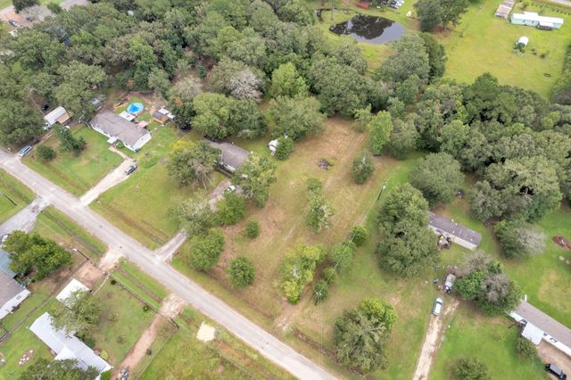 118 County Road 2803, Cleveland, TX 77327