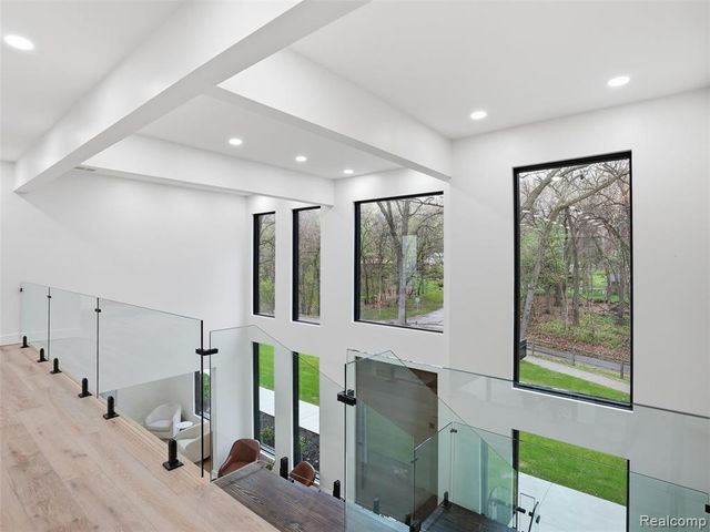 1715 Lone Pine Road, Bloomfield Hills, MI 48302