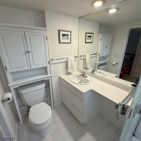 30 Fayson Lake Rd, Kinnelon Boro, NJ 07405