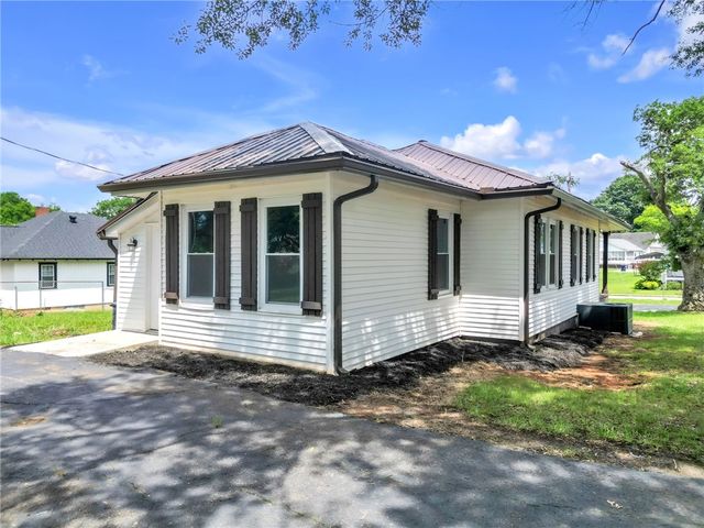 301 Anderson Street, Pelzer, SC 29669