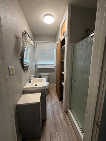 1400 W Chestnut, Denison, TX 75021