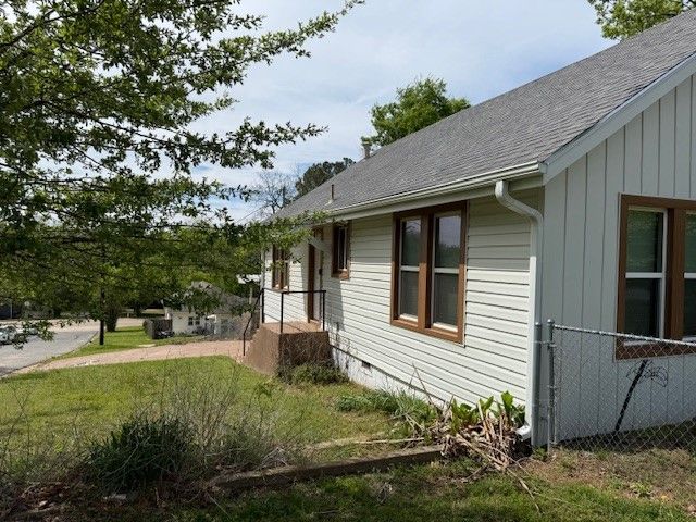 1400 W Chestnut, Denison, TX 75021