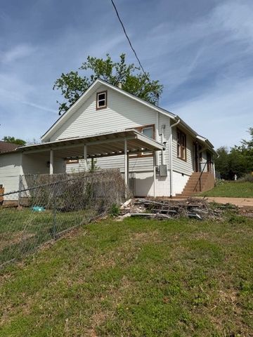 1400 W Chestnut, Denison, TX 75021